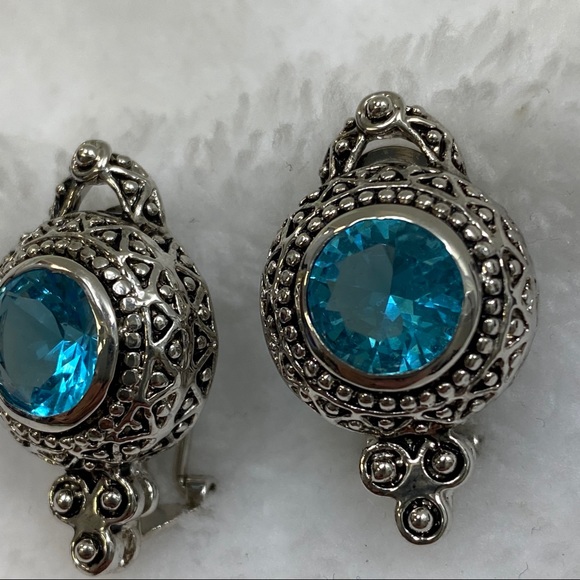Pierced Style Earrings with Blue Topaz Color Setting. - Picture 3 of 9